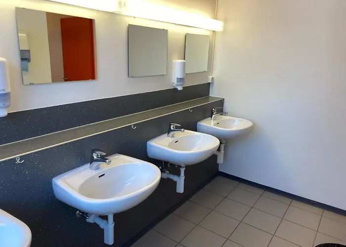 Maxon Pavillon By Mountain * 达沃斯