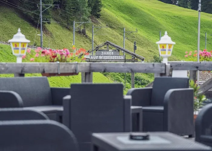 Maxon Pavillon By Mountain 达沃斯